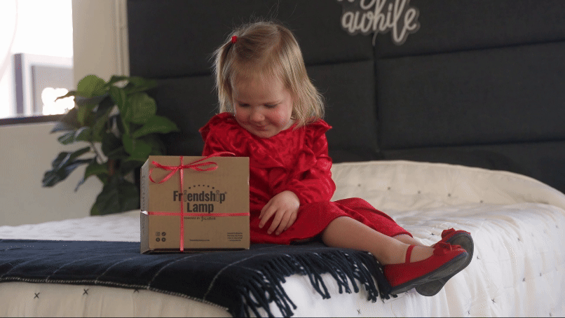 When You Can’t Be There in Person: The Christmas Touch That Says “I’m Thinking of You”