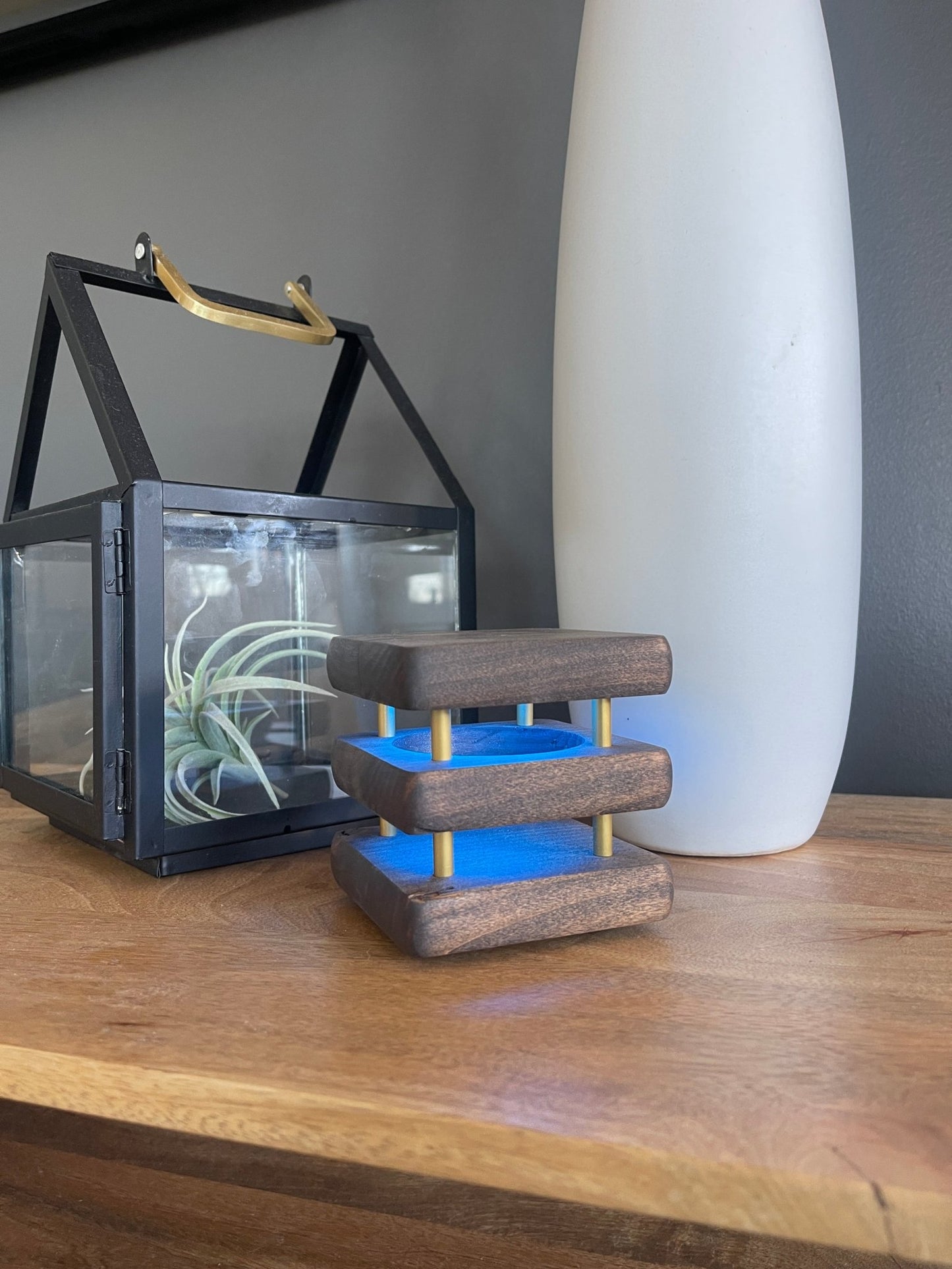 Mini Mid - Century Kona Design Friendship Lamp – Compact Retro Wi - Fi Touch Lamp for Long - Distance Connection - Friendship Lamps | Powered by Filimin